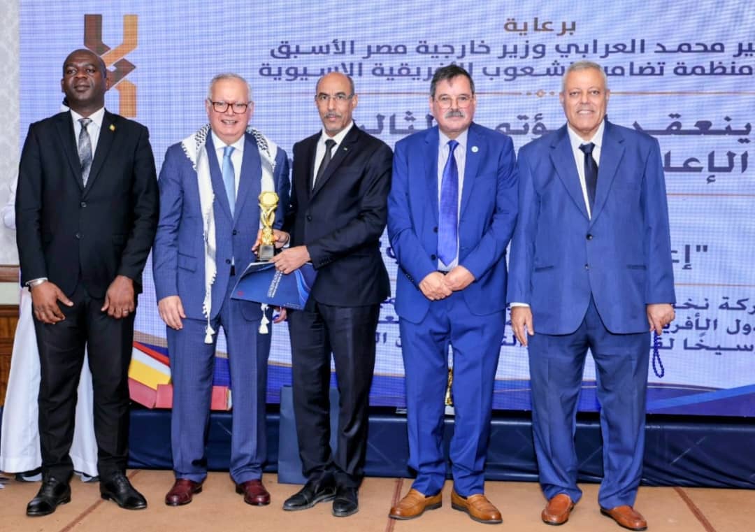 اتحاد الإعلاميين الأفريقي الآسيوي يكرم النقيب محمد سالم ولد الداه تقديراً لمسيرته الإعلامية العربية والأفريقية